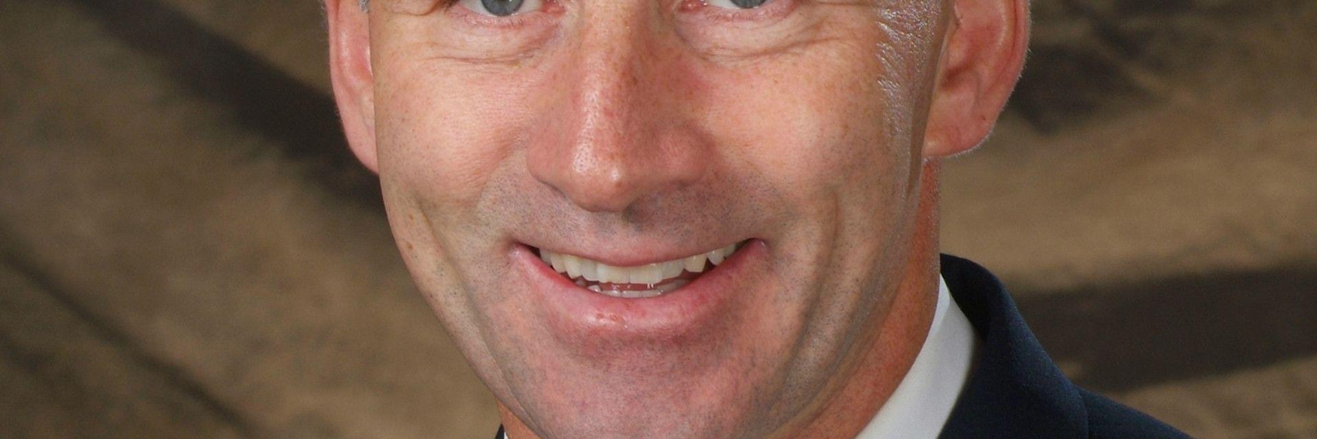 Ukee Washington comes to RI for Hip Replacement